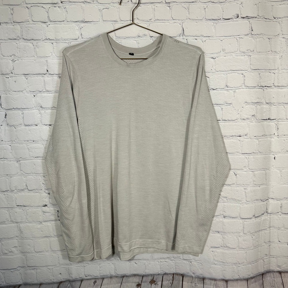 Lululemon Metal Vent Tech Long Sleeve Shirt Mens Medium‎ Light Gray Training Top